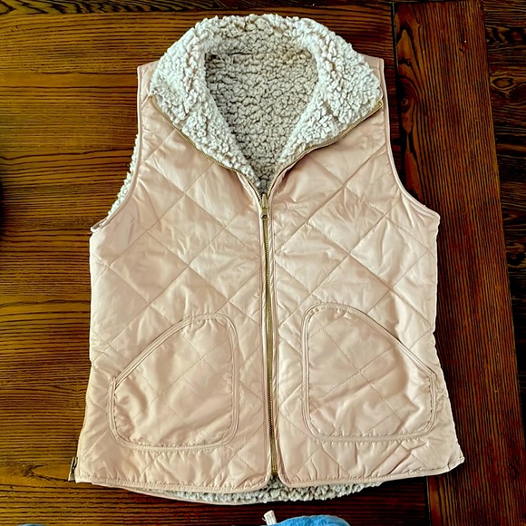 Altar'd State Jackets & Blazers - Altar’d State Sherpa Reversible Vest
